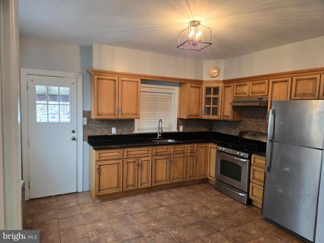 460 SHURS LN, Philadelphia, PA 19128