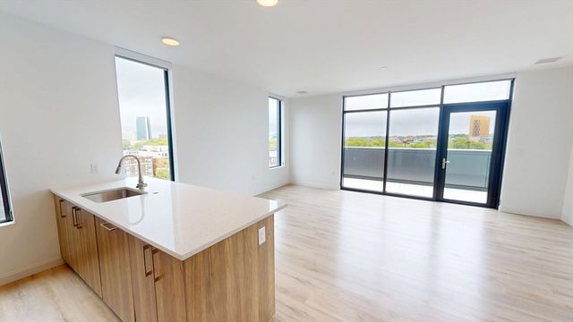 60 Kilmarnock St 842, Boston, MA 02215