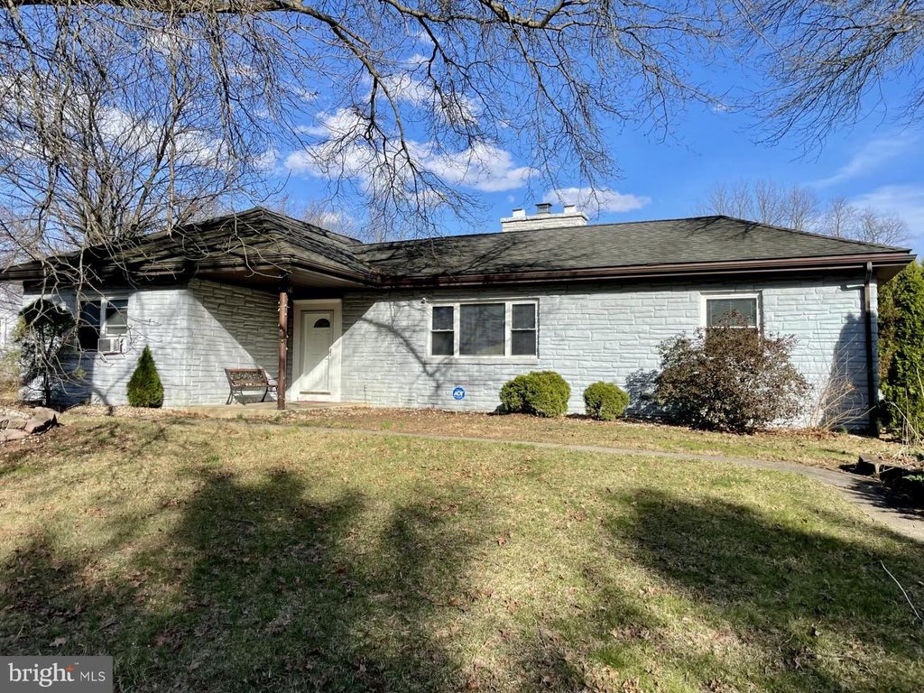 1343 CHURCH RD, Hershey, PA 17033