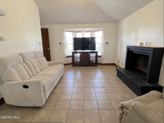 823 BARANDAL Drive, El Paso, TX 79907