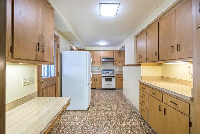 137 GATEWAY Drive, Fairview, PA 16415