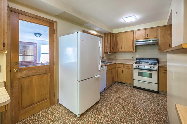 137 GATEWAY Drive, Fairview, PA 16415