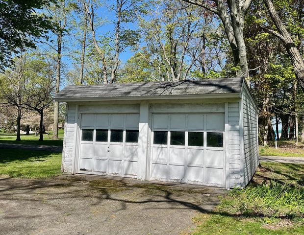 137 GATEWAY Drive, Fairview, PA 16415