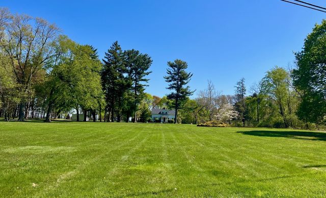 137 GATEWAY Drive, Fairview, PA 16415