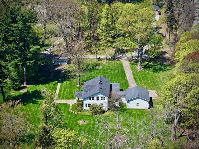 137 GATEWAY Drive, Fairview, PA 16415