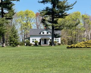 137 GATEWAY Drive, Fairview, PA 16415