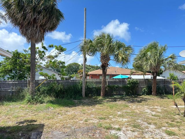 527 Puritan Road 2, West Palm Beach, FL 33405