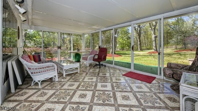 227 Emily Dr, Park Ridge Boro, NJ 07656