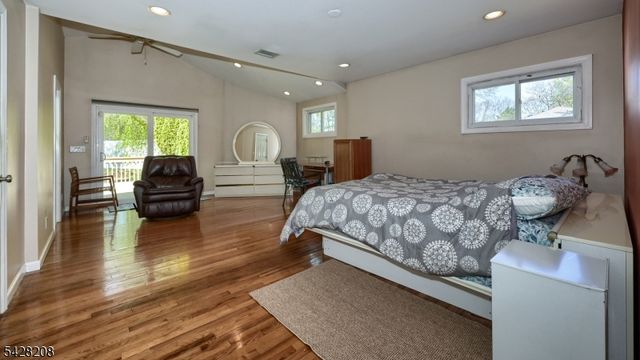 227 Emily Dr, Park Ridge Boro, NJ 07656