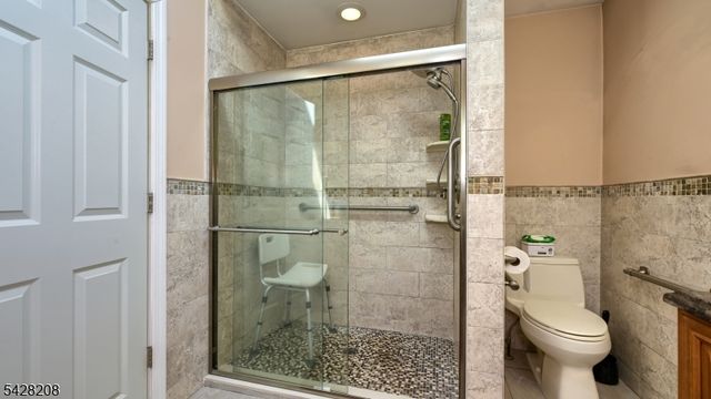 227 Emily Dr, Park Ridge Boro, NJ 07656
