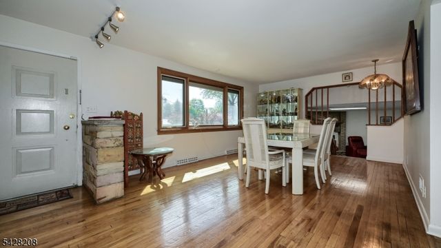 227 Emily Dr, Park Ridge Boro, NJ 07656