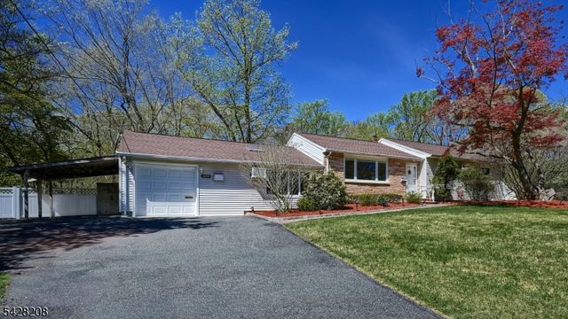 227 Emily Dr, Park Ridge Boro, NJ 07656