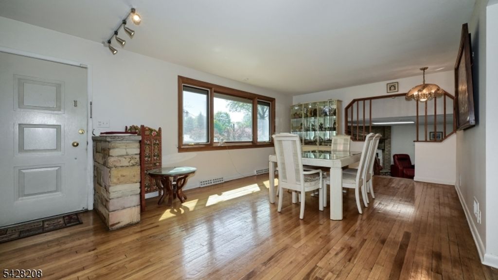 227 Emily Dr, Park Ridge Boro, NJ 07656 — photo 4