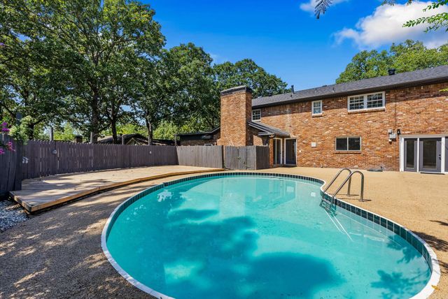 2916 Justin Matthews Drive, North Little Rock, AR 72116