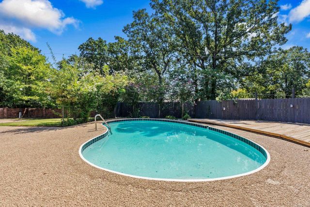 2916 Justin Matthews Drive, North Little Rock, AR 72116