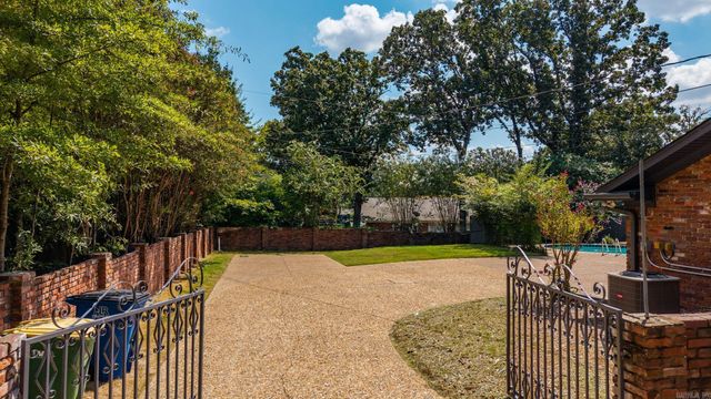 2916 Justin Matthews Drive, North Little Rock, AR 72116