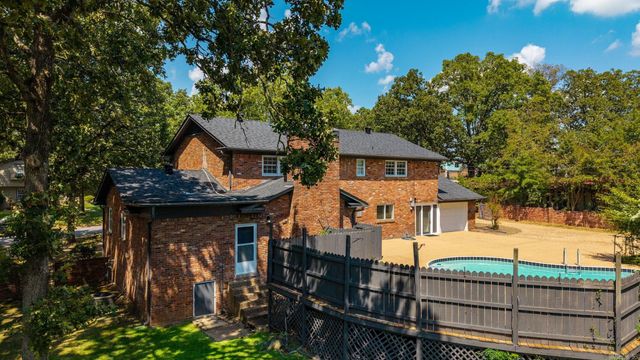 2916 Justin Matthews Drive, North Little Rock, AR 72116