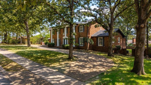 2916 Justin Matthews Drive, North Little Rock, AR 72116