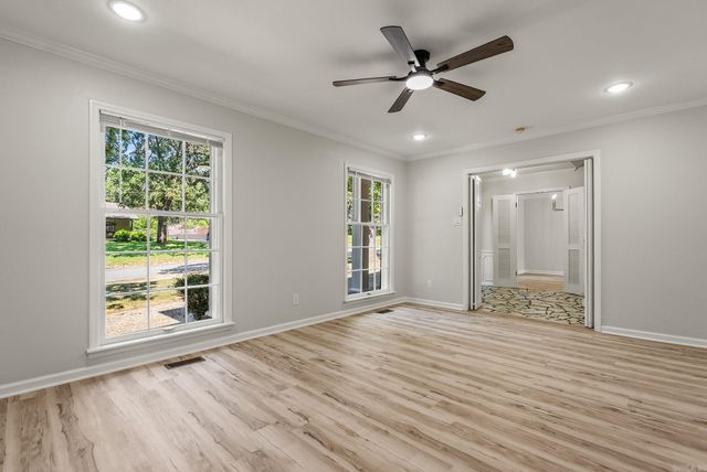 2916 Justin Matthews Drive, North Little Rock, AR 72116