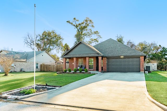 2518 Ridgewood Drive, West Columbia, TX 77486