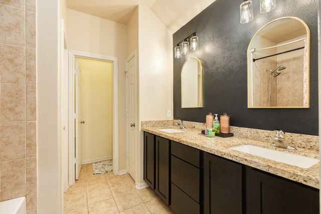 2518 Ridgewood Drive, West Columbia, TX 77486