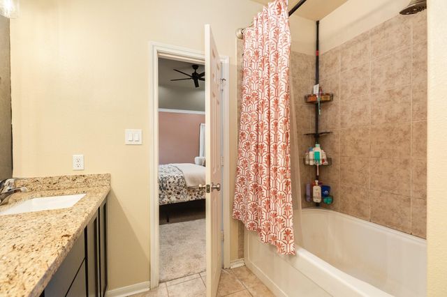 2518 Ridgewood Drive, West Columbia, TX 77486