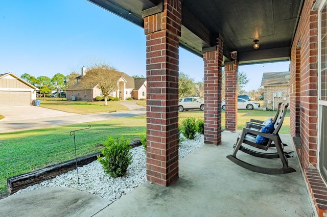 2518 Ridgewood Drive, West Columbia, TX 77486