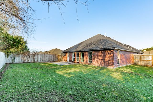 2518 Ridgewood Drive, West Columbia, TX 77486