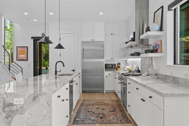 2800 Del Curto RD 12, Austin, TX 78704