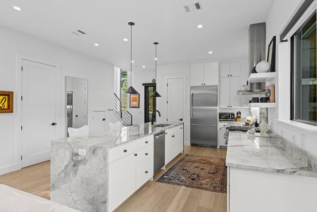 2800 Del Curto RD 12, Austin, TX 78704