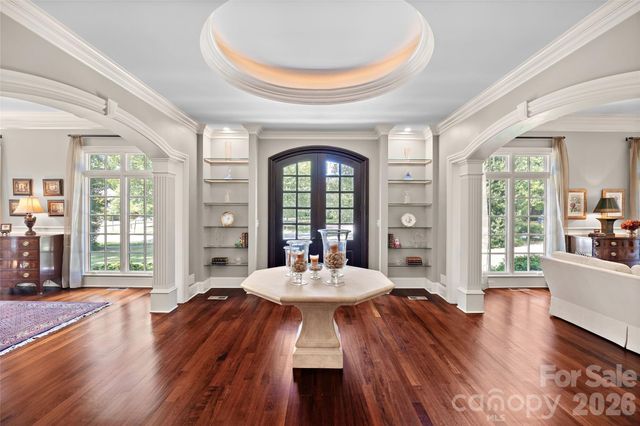 925 Harvard Place, Charlotte, NC 28207