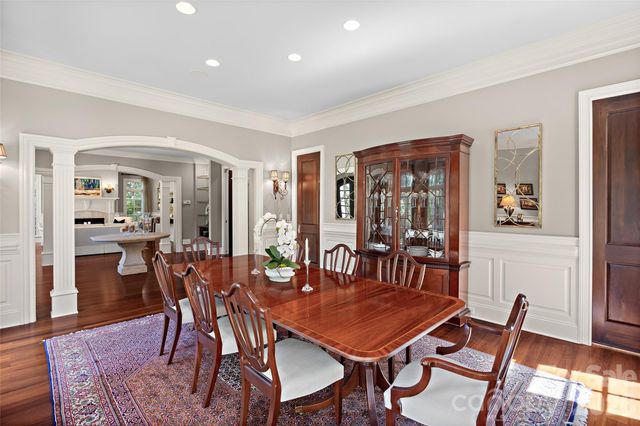 925 Harvard Place, Charlotte, NC 28207