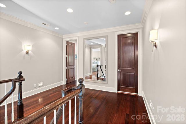 925 Harvard Place, Charlotte, NC 28207