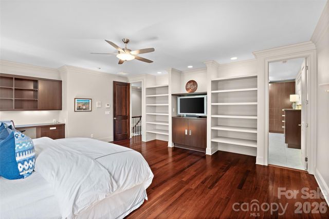 925 Harvard Place, Charlotte, NC 28207