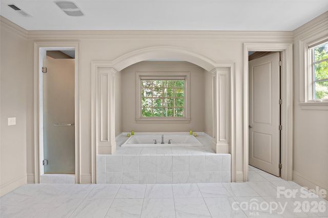 925 Harvard Place, Charlotte, NC 28207