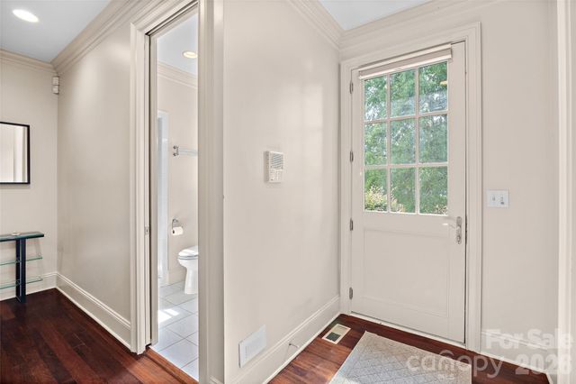 925 Harvard Place, Charlotte, NC 28207