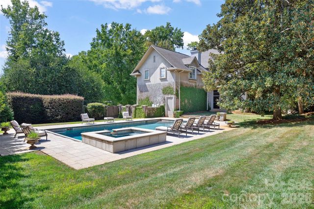 925 Harvard Place, Charlotte, NC 28207