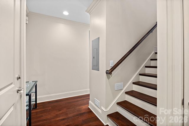 925 Harvard Place, Charlotte, NC 28207