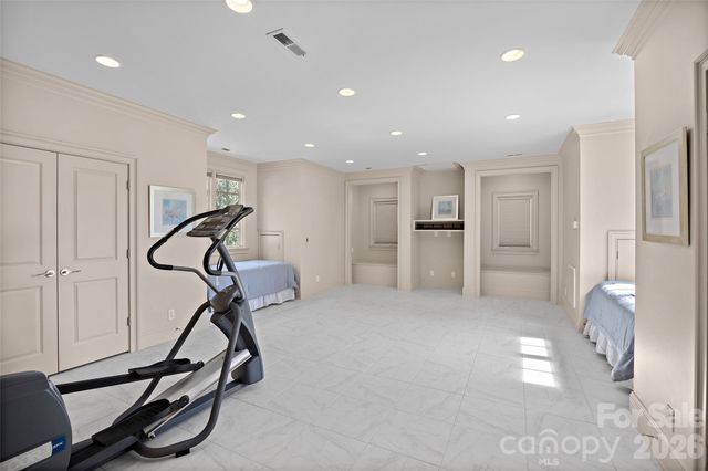 925 Harvard Place, Charlotte, NC 28207