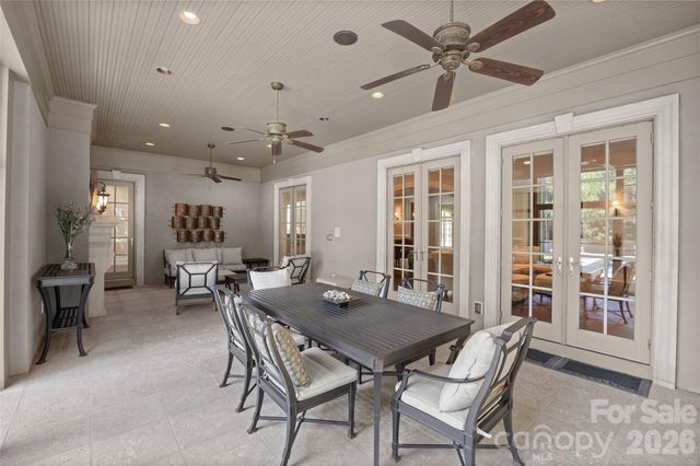 925 Harvard Place, Charlotte, NC 28207