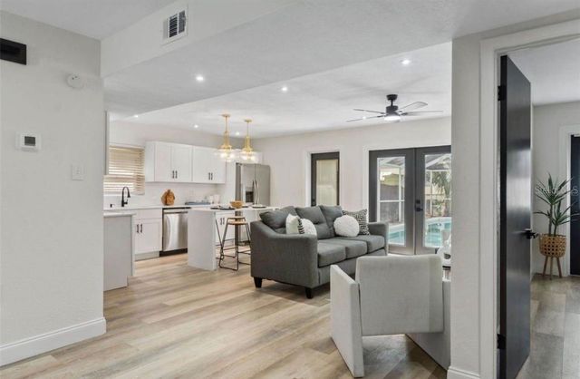 4412 W PEARL AVENUE, Tampa, FL 33611