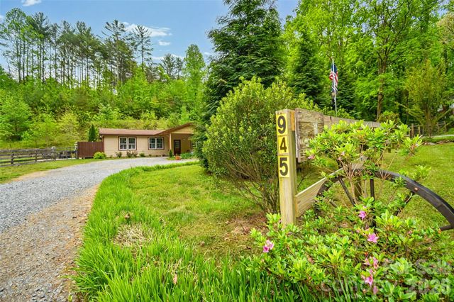 945 N Country Club Road, Brevard, NC 28712
