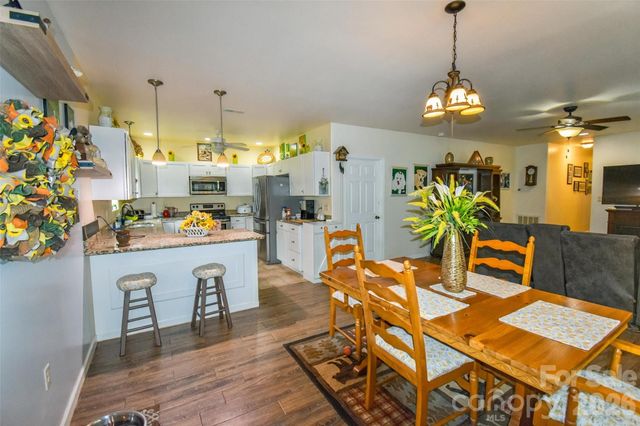 945 N Country Club Road, Brevard, NC 28712