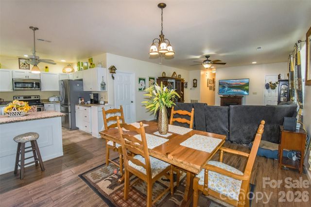 945 N Country Club Road, Brevard, NC 28712
