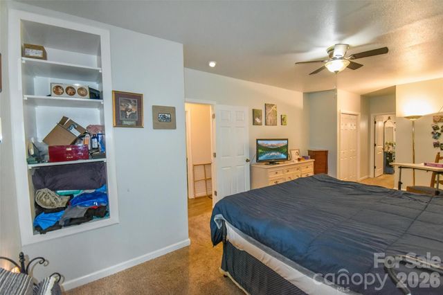 945 N Country Club Road, Brevard, NC 28712