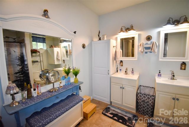 945 N Country Club Road, Brevard, NC 28712