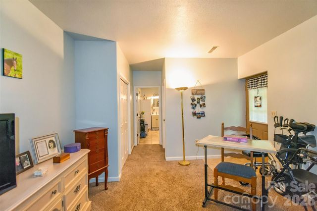 945 N Country Club Road, Brevard, NC 28712