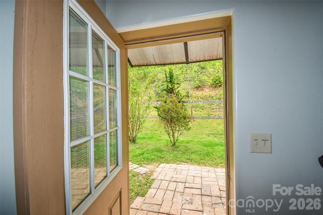 945 N Country Club Road, Brevard, NC 28712