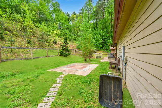 945 N Country Club Road, Brevard, NC 28712