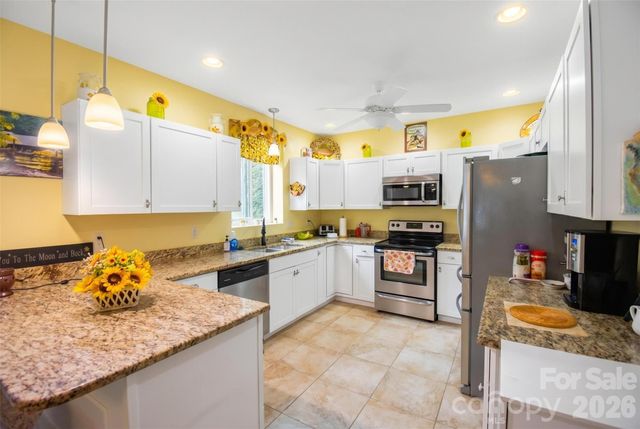945 N Country Club Road, Brevard, NC 28712